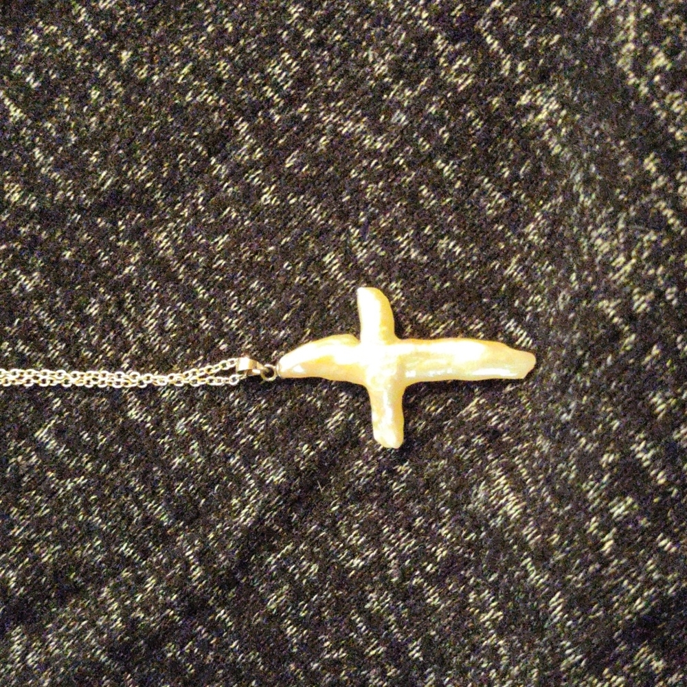 Cross freshwater pearl